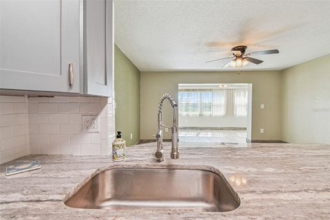Condominio en venta en New Port Richey, Florida, 2 dormitorios, 101.08 m2 № 1855895 - foto 6