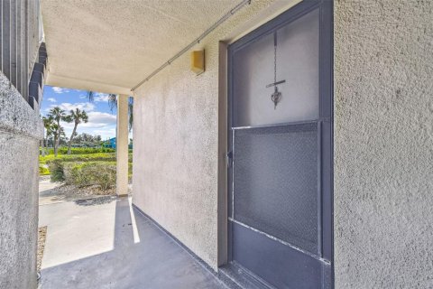 Condominio en venta en New Port Richey, Florida, 2 dormitorios, 101.08 m2 № 1855895 - foto 3