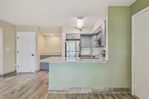 Condominio en venta en New Port Richey, Florida, 2 dormitorios, 101.08 m2 № 1855895 - foto 10