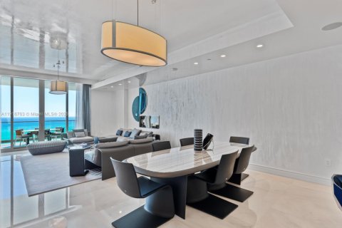 Condo in Sunny Isles Beach, Florida, 4 bedrooms  № 2082538 - photo 5