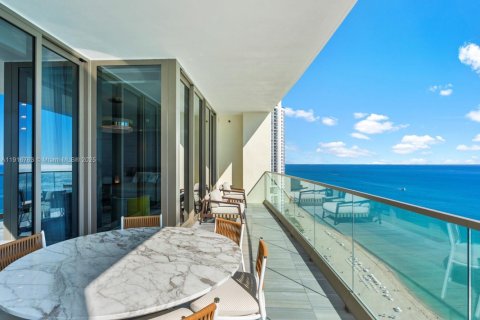 Condo in Sunny Isles Beach, Florida, 4 bedrooms  № 2082538 - photo 30