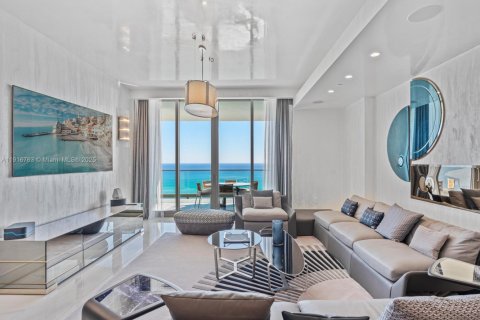 Condo in Sunny Isles Beach, Florida, 4 bedrooms  № 2082538