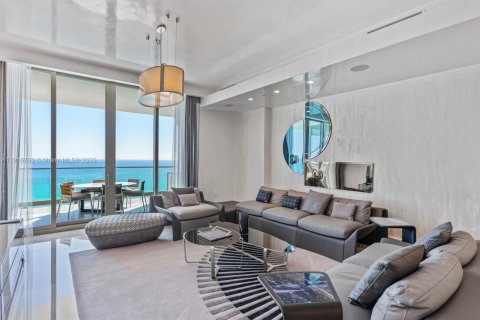 Condo in Sunny Isles Beach, Florida, 4 bedrooms  № 2082538 - photo 2