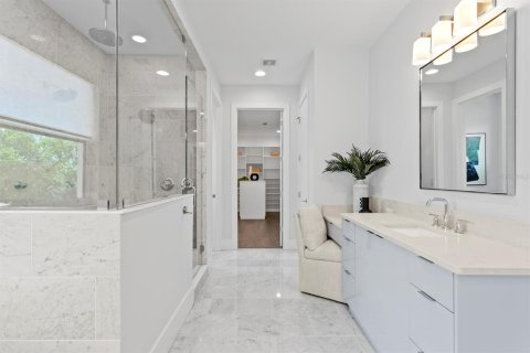 House in Tampa, Florida 5 bedrooms, 468.69 sq.m. № 1647994 - photo 27