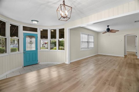Villa ou maison à vendre à Saint Petersburg, Floride: 3 chambres, 116.96 m2 № 2207267 - photo 2