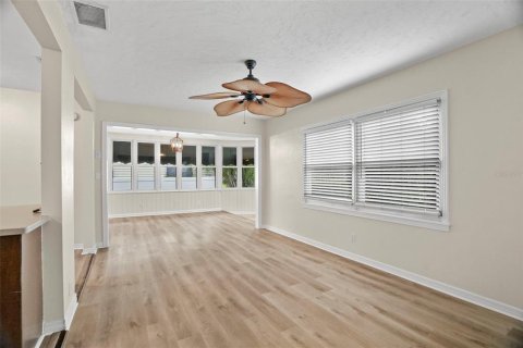 Villa ou maison à vendre à Saint Petersburg, Floride: 3 chambres, 116.96 m2 № 2207267 - photo 15