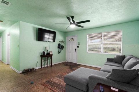 House in Gainesville, Florida 4 bedrooms, 130.43 sq.m. № 2133944 - photo 7