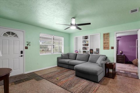 House in Gainesville, Florida 4 bedrooms, 130.43 sq.m. № 2133944 - photo 5