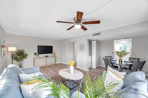 Condo in Tampa, Florida, 2 bedrooms  № 1531958 - photo 10