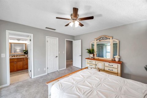 Condo in Tampa, Florida, 2 bedrooms  № 1531958 - photo 24