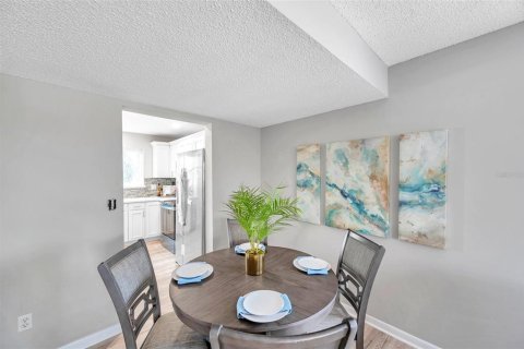 Condo in Tampa, Florida, 2 bedrooms  № 1531958 - photo 16