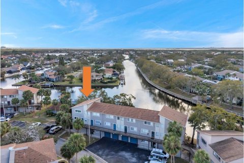 Condo in Tampa, Florida, 2 bedrooms  № 1531958 - photo 1