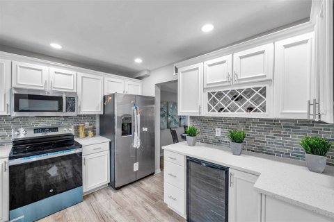 Condo in Tampa, Florida, 2 bedrooms  № 1531958 - photo 20