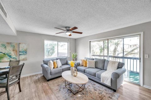 Condo in Tampa, Florida, 2 bedrooms  № 1531958 - photo 11