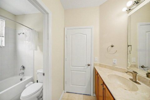 House in Tampa, Florida 5 bedrooms, 389.07 sq.m. № 2222787 - photo 21