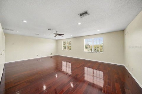 House in Tampa, Florida 5 bedrooms, 389.07 sq.m. № 2222787 - photo 30