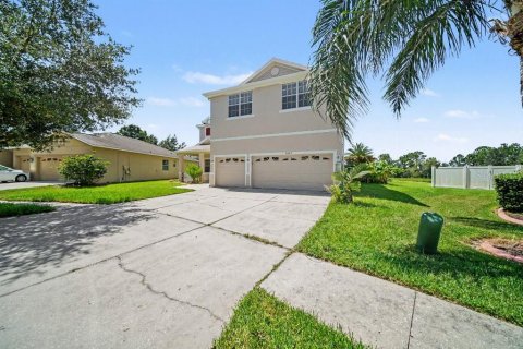 House in Tampa, Florida 5 bedrooms, 389.07 sq.m. № 2222787 - photo 5