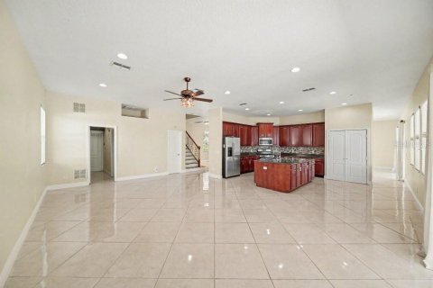 House in Tampa, Florida 5 bedrooms, 389.07 sq.m. № 2222787 - photo 12