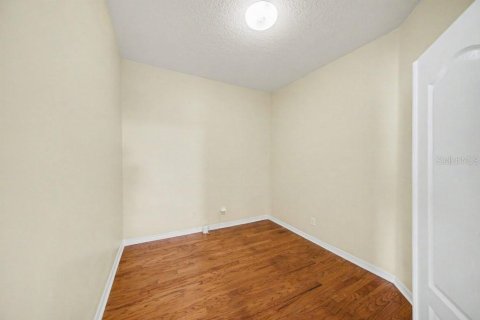 House in Tampa, Florida 5 bedrooms, 389.07 sq.m. № 2222787 - photo 19