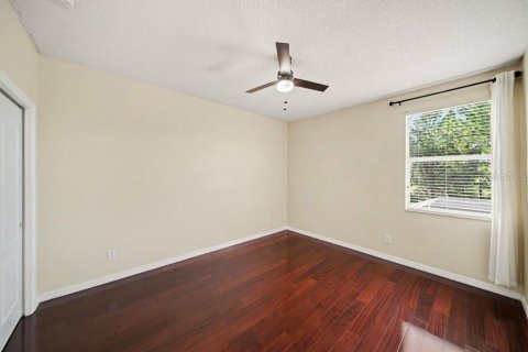 House in Tampa, Florida 5 bedrooms, 389.07 sq.m. № 2222787 - photo 27