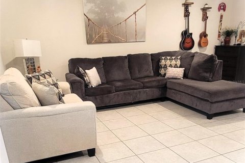 Townhouse in Kissimmee, Florida 3 bedrooms, 163.69 sq.m. № 1629074 - photo 13