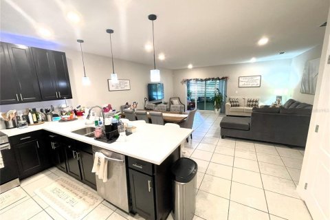 Townhouse in Kissimmee, Florida 3 bedrooms, 163.69 sq.m. № 1629074 - photo 15