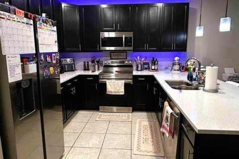 Townhouse in Kissimmee, Florida 3 bedrooms, 163.69 sq.m. № 1629074 - photo 19