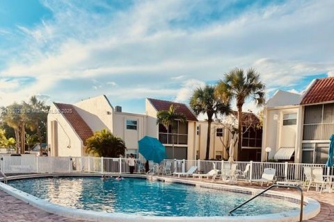 Condo in Deerfield Beach, Florida, 1 bedroom  № 1953338 - photo 17