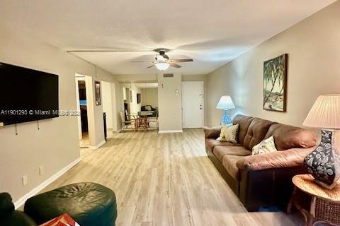 Condo in Deerfield Beach, Florida, 1 bedroom  № 1953338 - photo 8