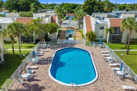 Купить кондоминиум в Дирфилд-Бич, Флорида 1 спальня, 74.32м2, № 1953338 - фото 26