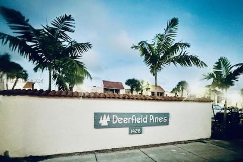 Condo in Deerfield Beach, Florida, 1 bedroom  № 1953338 - photo 1