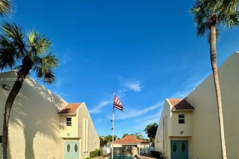 Condo in Deerfield Beach, Florida, 1 bedroom  № 1953338 - photo 18