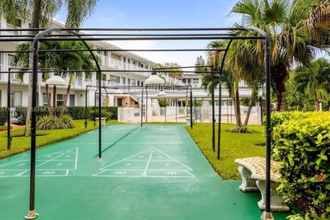 Condominio en venta en Miami, Florida, 1 dormitorio, 57.6 m2 № 2056477 - foto 2