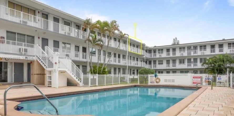 Condominio en Miami, Florida, 1 dormitorio  № 2056477