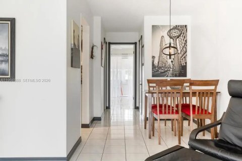 Condominio en venta en Miami, Florida, 1 dormitorio, 57.6 m2 № 2056477 - foto 6