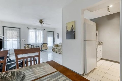Condominio en venta en Miami, Florida, 1 dormitorio, 57.6 m2 № 2056477 - foto 9