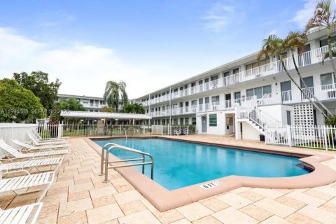 Condominio en venta en Miami, Florida, 1 dormitorio, 57.6 m2 № 2056477 - foto 3