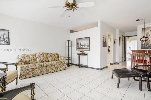 Condominio en venta en Miami, Florida, 1 dormitorio, 57.6 m2 № 2056477 - foto 4