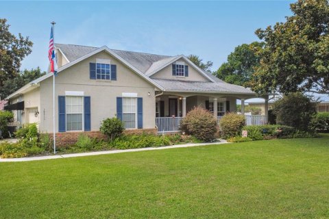 House in Eustis, Florida 4 bedrooms, 220.55 sq.m. № 2167587