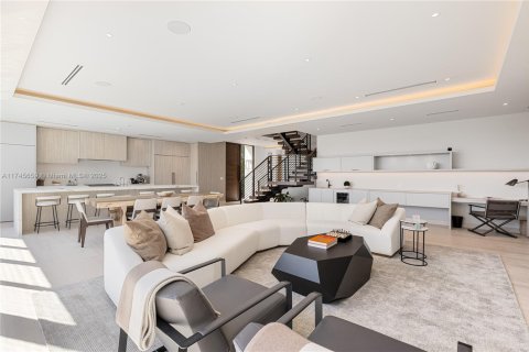 Casa en venta en Miami Beach, Florida, 4 dormitorios, 312.8 m2 № 1863339 - foto 11