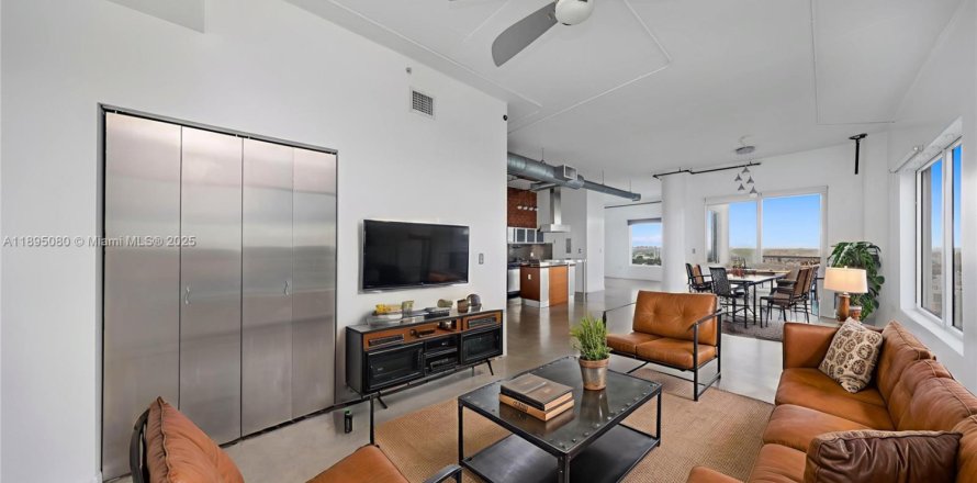 Condo à Miami, Floride, 2 chambres  № 1948205