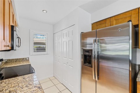 Condo in New Smyrna Beach, Florida, 2 bedrooms  № 2228011 - photo 13