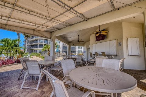 Condo in New Smyrna Beach, Florida, 2 bedrooms  № 2228011 - photo 8