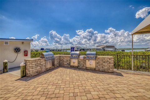 Condo in New Smyrna Beach, Florida, 2 bedrooms  № 2228011 - photo 10