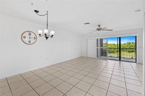 Condo in New Smyrna Beach, Florida, 2 bedrooms  № 2228011 - photo 17