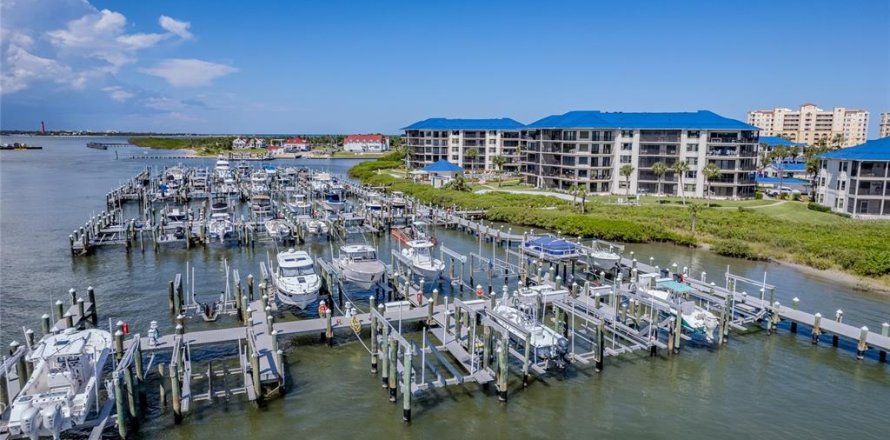 Condo in New Smyrna Beach, Florida, 2 bedrooms  № 2228011
