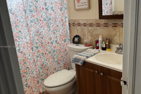 Купить таунхаус в Майами, Флорида 2 спальни, 104.42м2, № 2023945 - фото 26