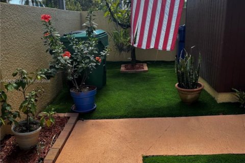 Купить таунхаус в Майами, Флорида 2 спальни, 104.42м2, № 2023945 - фото 5