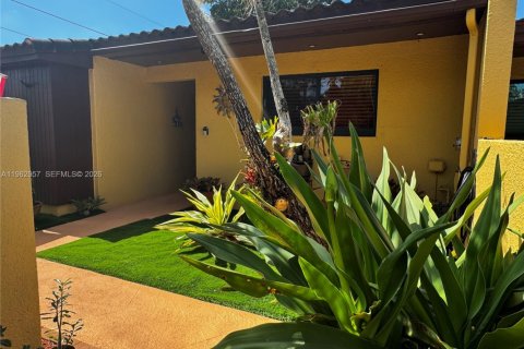 Таунхаус в Майами, Флорида 2 спальни, 104.42м2 № 2023945