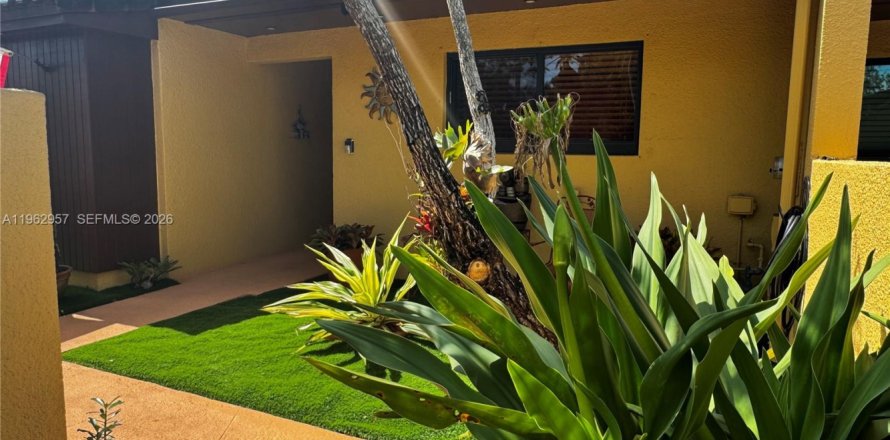 Таунхаус в Майами, Флорида 2 спальни, 104.42м2 № 2023945